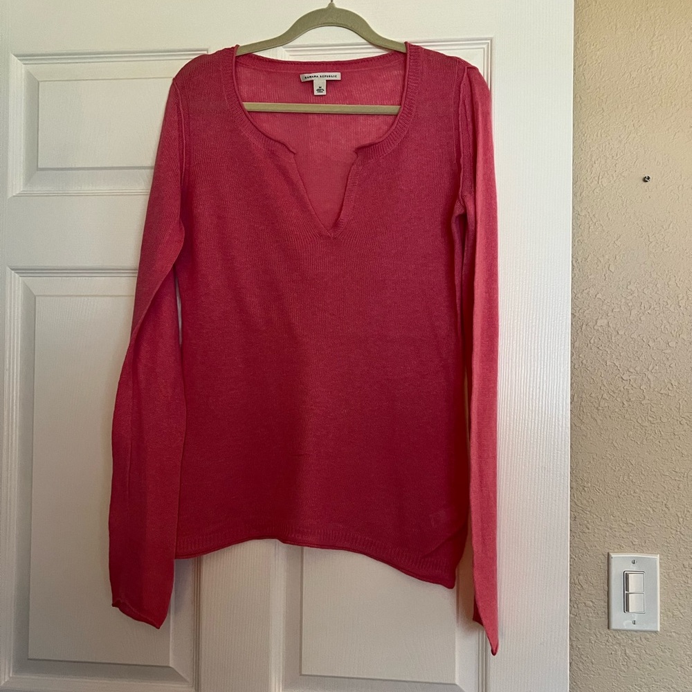 Banana Republic Fushia Sweater 💕